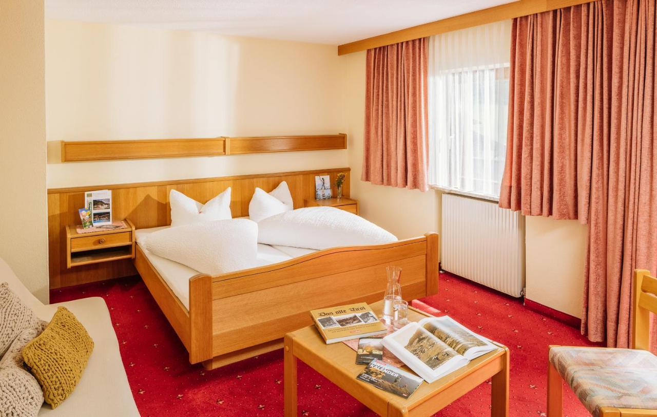 Hotel Wiese Sankt Leonhard im Pitztal Esterno foto