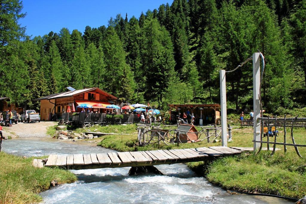 Hotel Wiese Sankt Leonhard im Pitztal Esterno foto